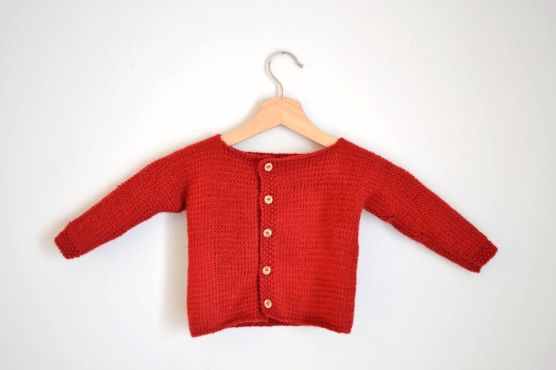 capucine's baby cardigan free knitting pattern featured image