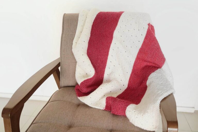 Strawberry Seed Baby Blanket Knitting Pattern FREE