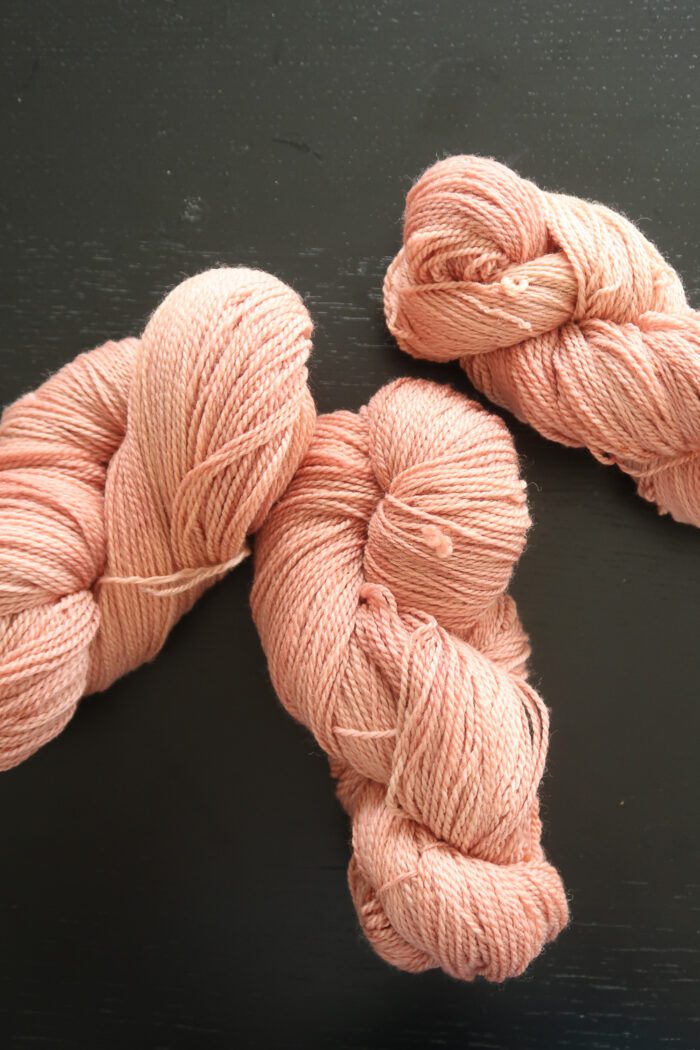 How to Dye Yarn with Avocados ? | Knitting with Chopsticks