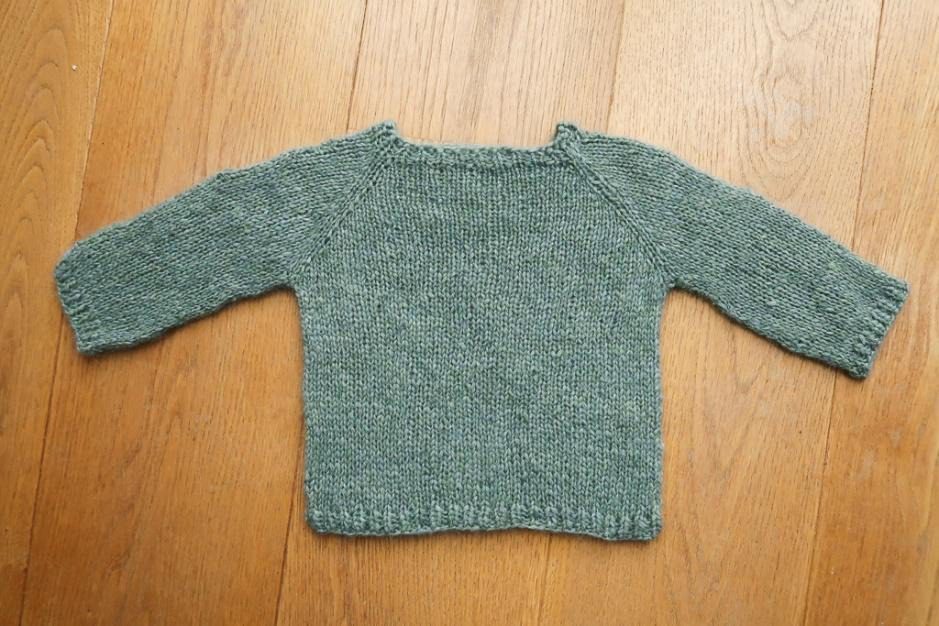 newborn  sweater knitting pattern free easy