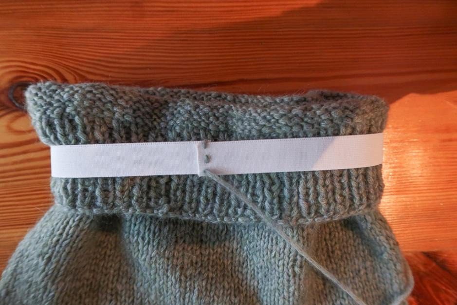 how to fit elastic band for these newborn knitting patterns free
