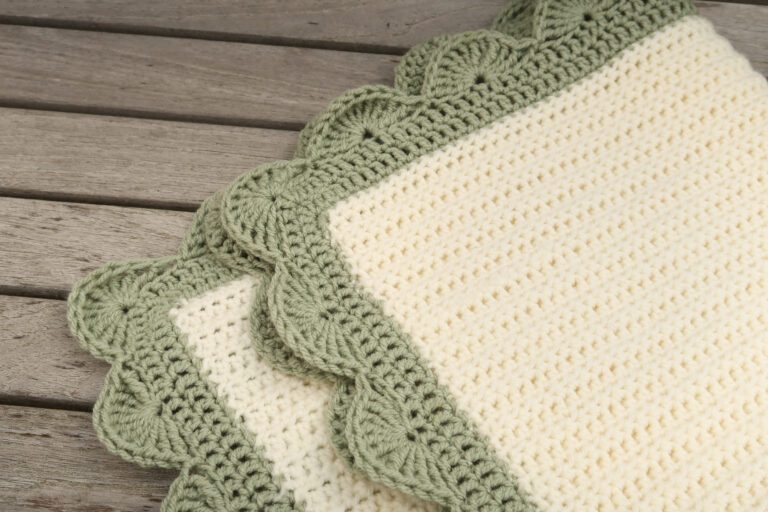 Compostela easy baby blanket crochet pattern FREE