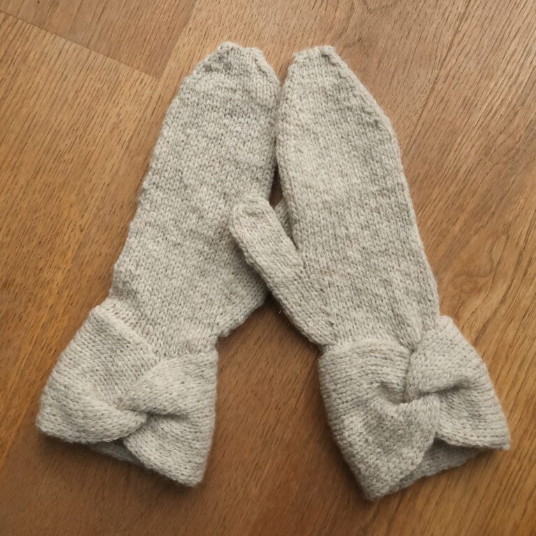 free knitting pattern for mittens easy
