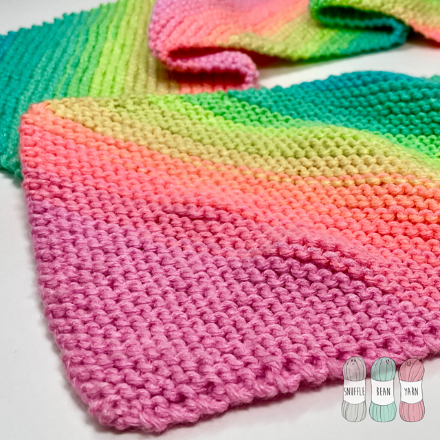 Find the  easy knit diagonal garter stitch scarf pattern here >>