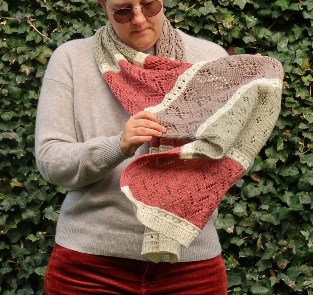 8 lace stitches combinations free shawl knitting pattern