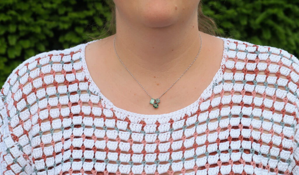 neck line for this free crochet summer top pattern 